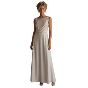 Elegant Sleeveless Maxi Dress in Light Beige